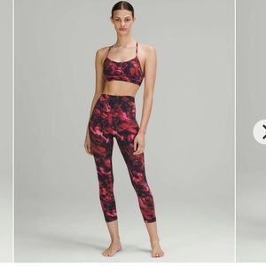 Lululemon Align High-Rise Crop 23"
Intensity Pink Blossom Multi size 8.